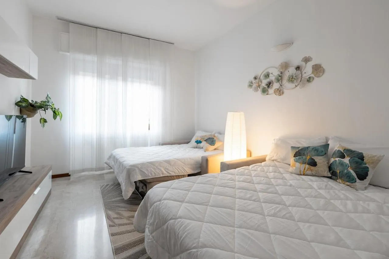 דירות מילאנו San Siro Big House Wifi Netflix Free Parking 0*,  איטליה