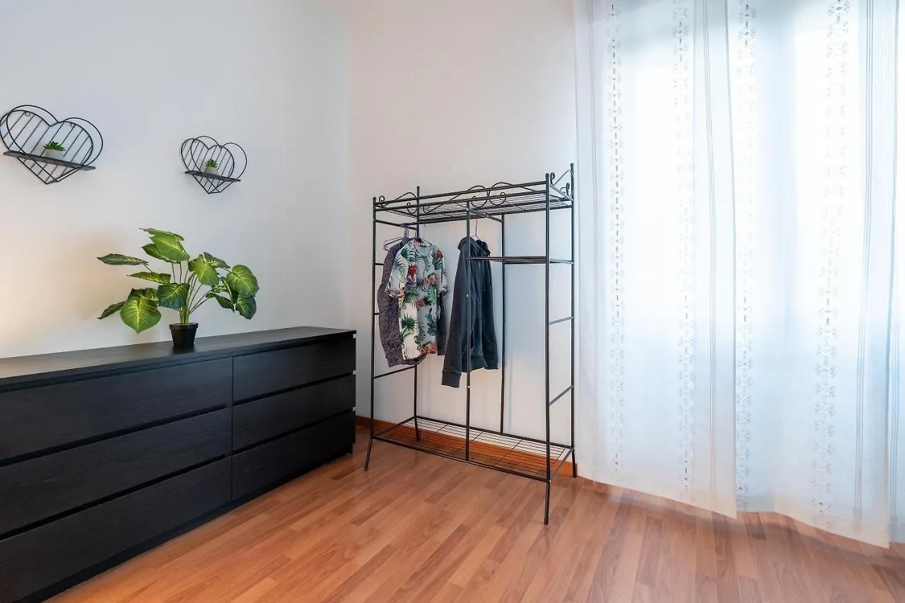 דירות מילאנו San Siro Big House Wifi Netflix Free Parking 0*,  איטליה
